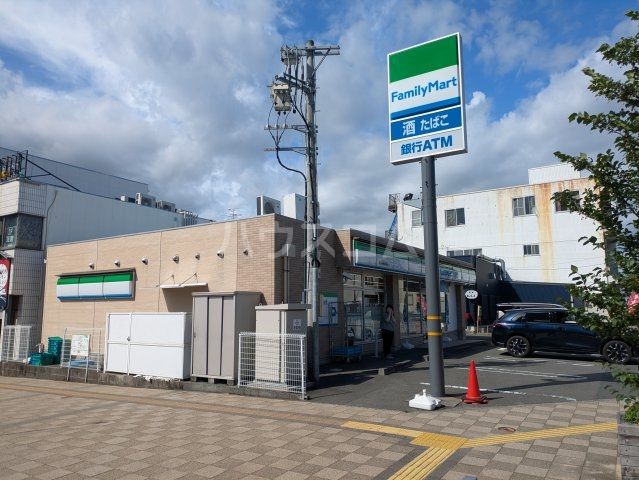 コンビニ　ファミリーマート 清水草薙駅前店（コンビニ）まで734m