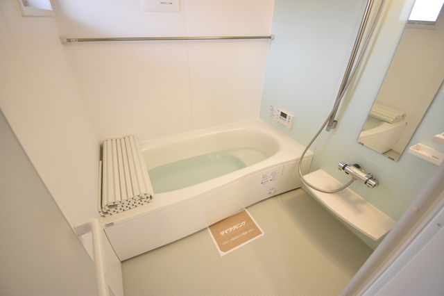 バス・シャワールーム　２０２・バス