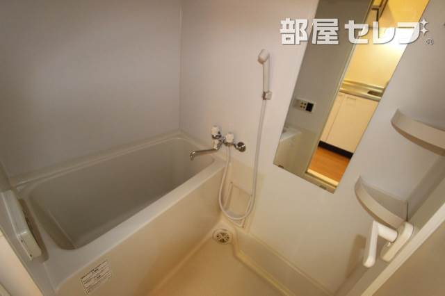 バス・シャワールーム　他号室の写真です。