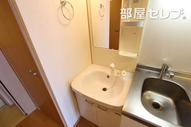 洗面設備　他号室の写真です。