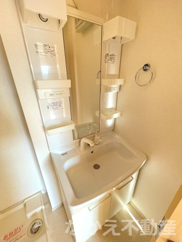 洗面設備　コンパクトで使いやすい洗面所