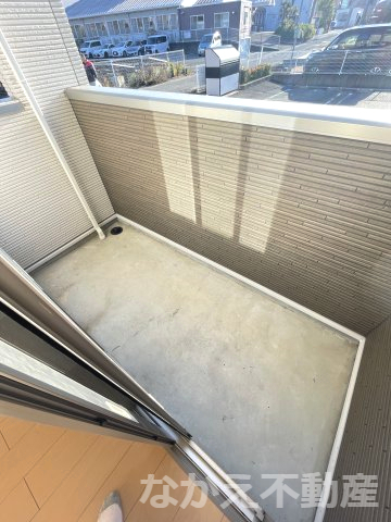 バルコニー　開放的で明るい空間を演出してくれるバルコニーです