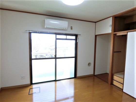 居室・リビング　※別部屋の写真です