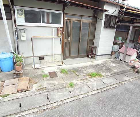 その他共有部分　家の前に少しスペースあります