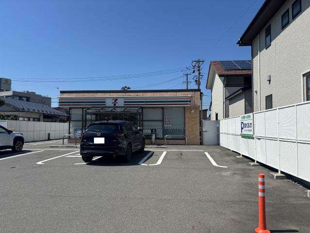 コンビニ　セブン－イレブン秋田川尻みよし町店（コンビニ）まで597m