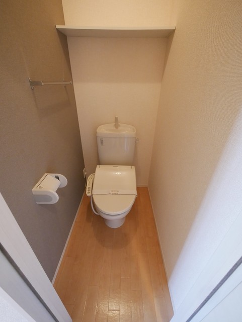 トイレ　★人気の温水洗浄便座付です★