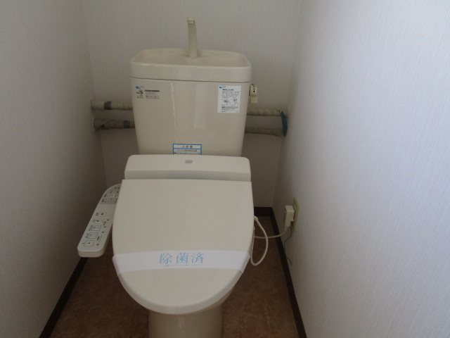 トイレ　※写真は別部屋のものです。（参考）