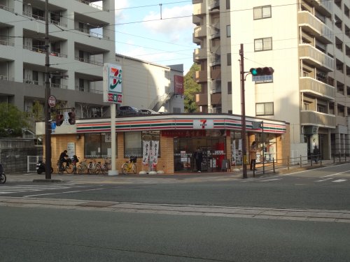 コンビニ　セブンイレブン 松山本町3丁目店（コンビニ）まで137m