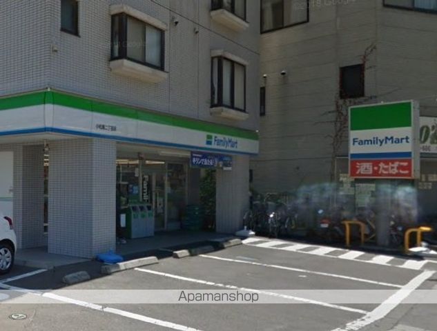 コンビニ　ファミリーマート（コンビニ）まで307m