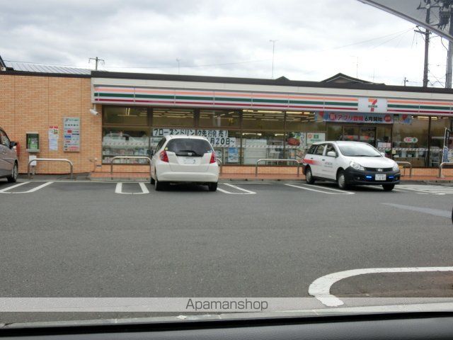 コンビニ　セブンイレブン（コンビニ）まで520m