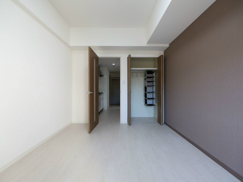 居室・リビング　洋室8.5帖　クローゼット付（収納充実してます）