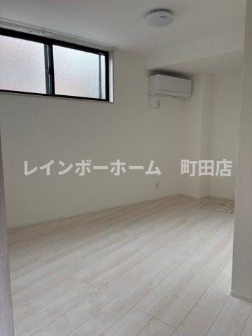 居室・リビング　(建築中の為、同建物の1階のリビングです。)