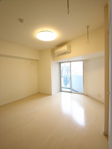 居室・リビング　エアコン完備です♪