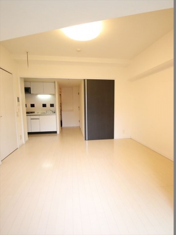 居室・リビング　6.7帖洋室♪エアコン完備です♪