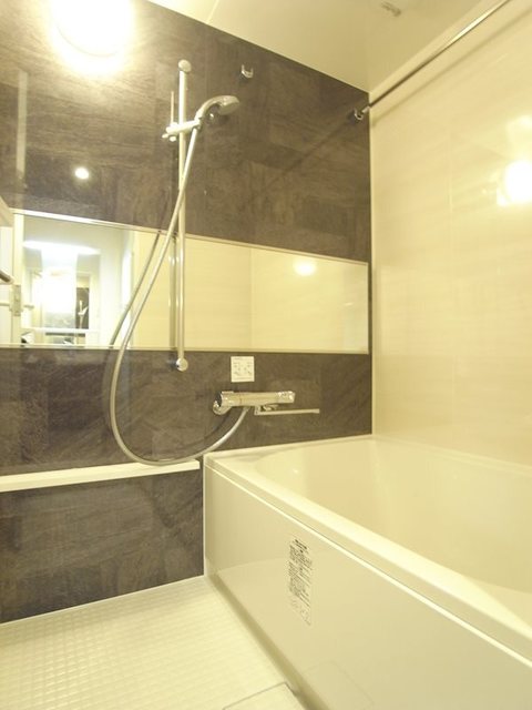 バス・シャワールーム　バスルーム