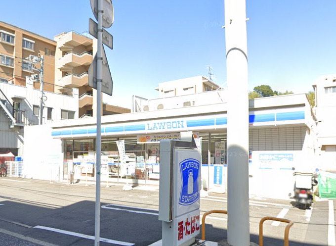 コンビニ　ローソン（コンビニ）まで679m