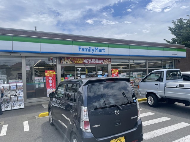 コンビニ　ファミリーマート 小平回田町店（コンビニ）まで642m