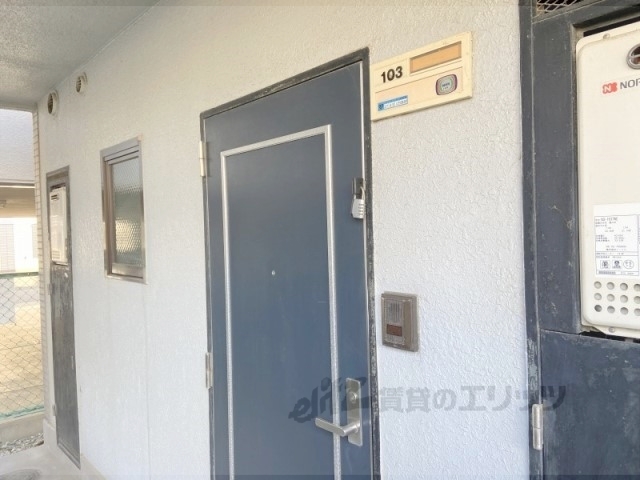 玄関　インターホン