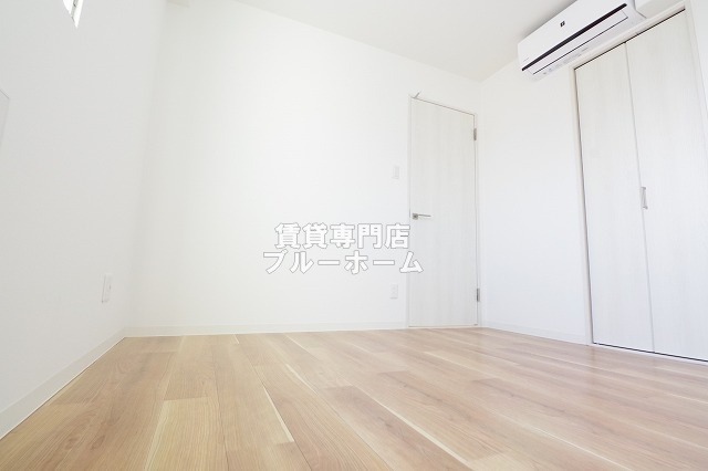 その他　5.3帖の明るい洋室！