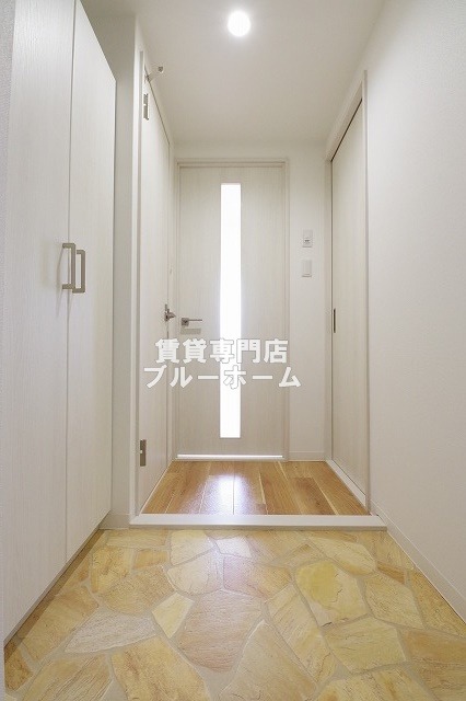 玄関　広い玄関ですね！