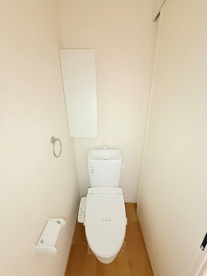 トイレ　※他号室の写真です