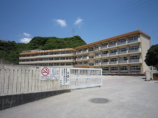 小学校　鹿児島市立向陽小学校（小学校）まで598m