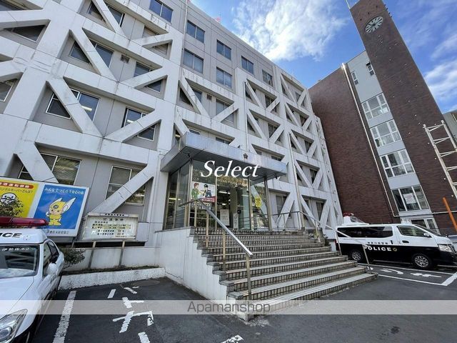 警察署・交番　伊勢佐木署（警察署・交番）まで120m