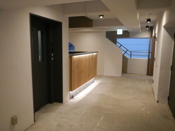 玄関　名古屋で一番初期費用の安い賃貸専門の不動産会社です(^^)