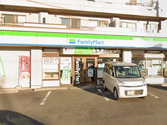 コンビニ　ファミリーマート札幌北35条東1丁目店（コンビニ）まで148m