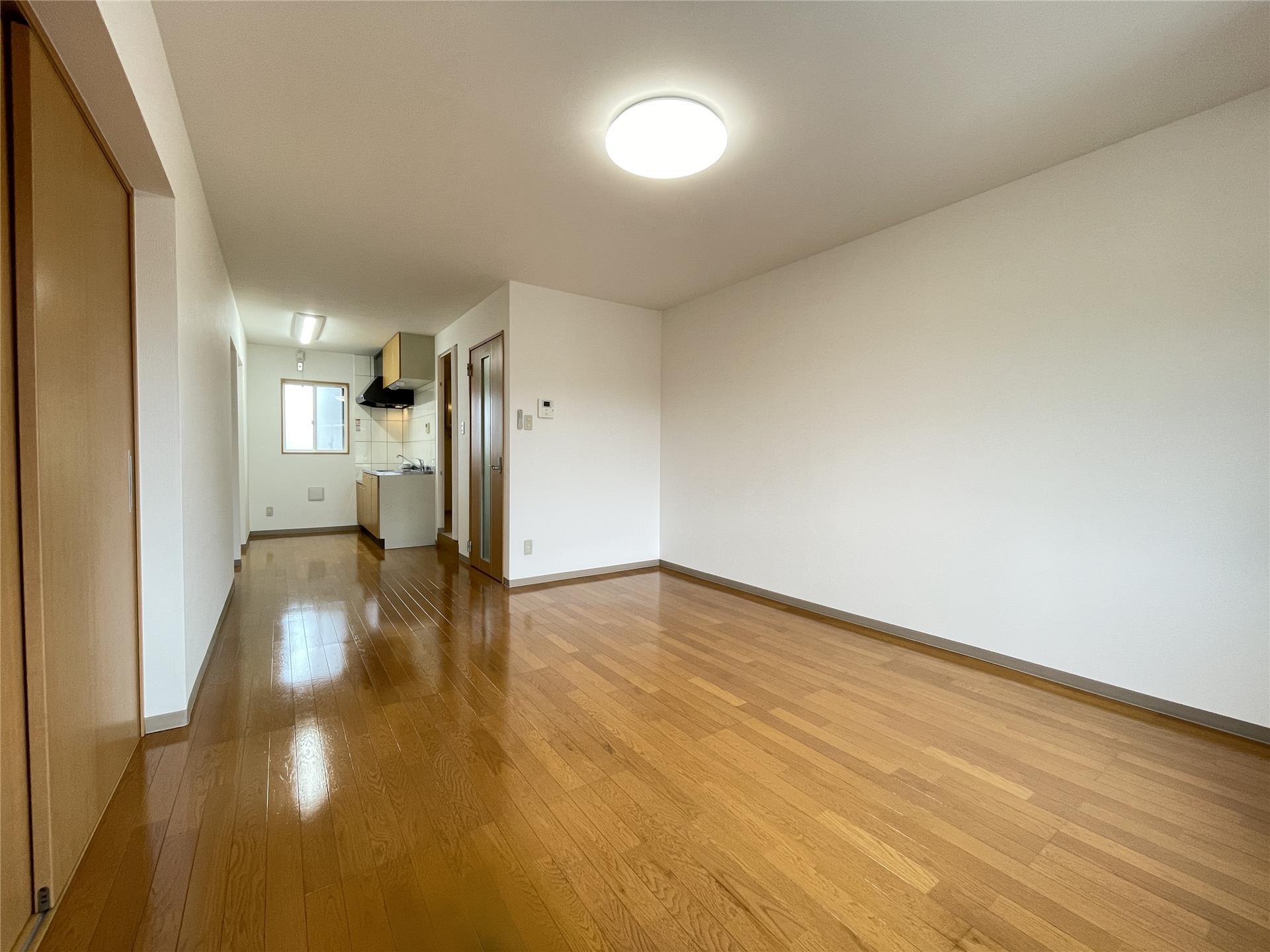 居室・リビング　広々15帖のLDK☆エアコン1台完備！