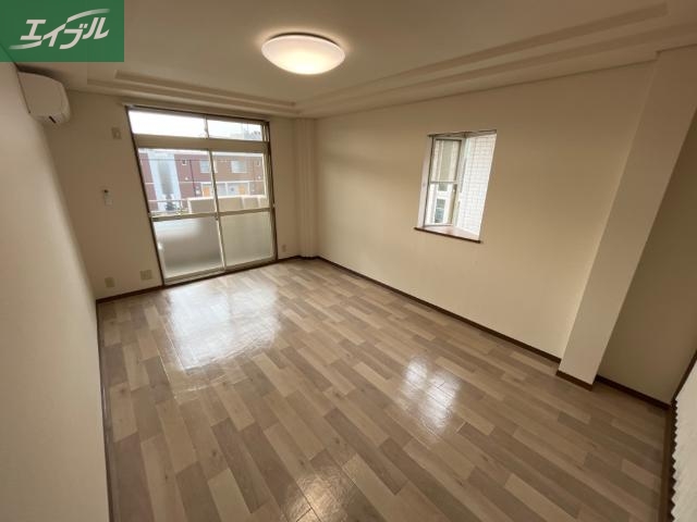 居室・リビング　洋室（出窓付き）