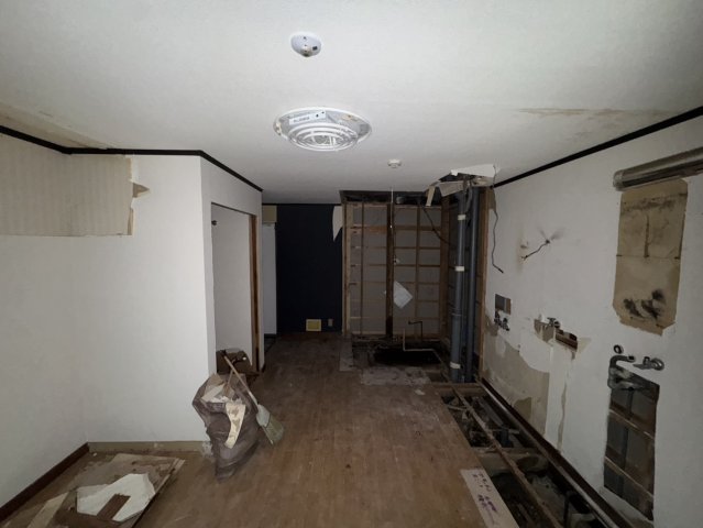 居室・リビング　改装前の写真