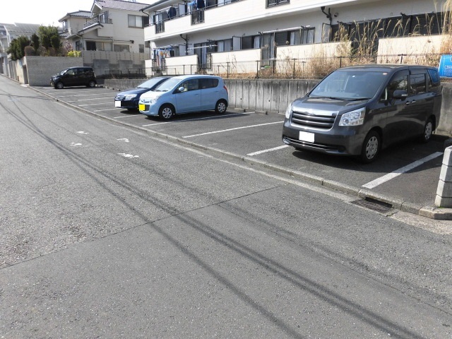 駐車場　★専用駐車場★