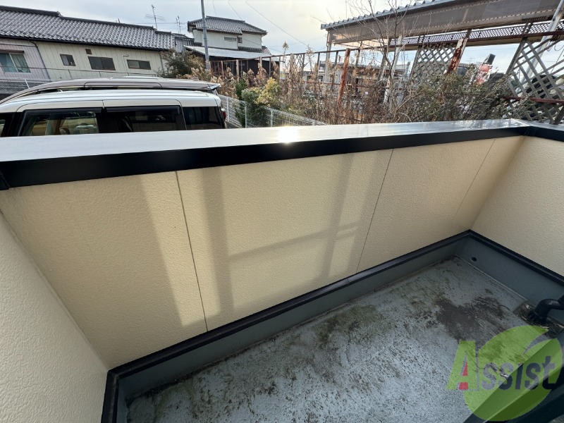 バルコニー　バルコニーが付いているので晴れた日は洗濯物が沢山干せますね。