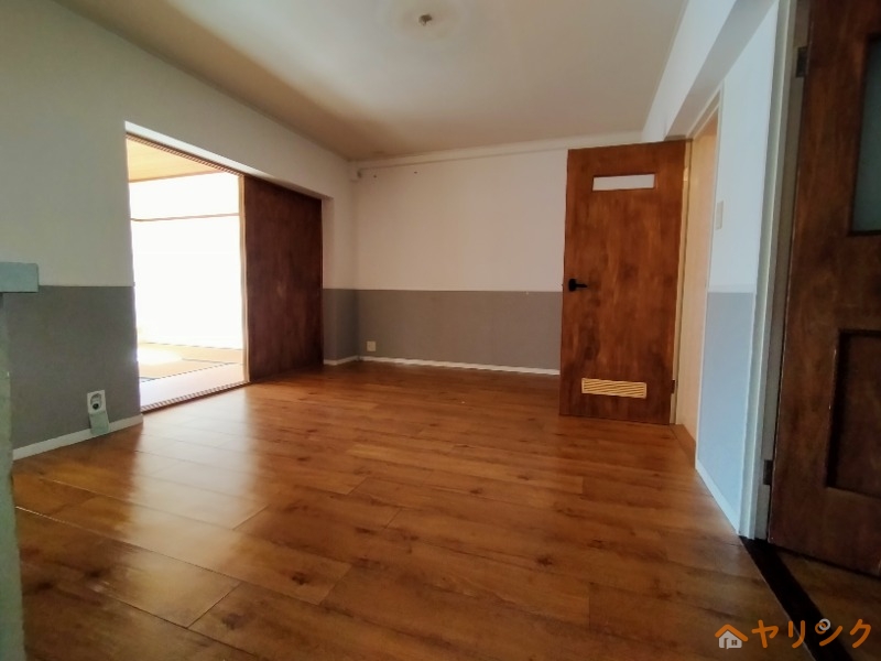 居室・リビング　玄関