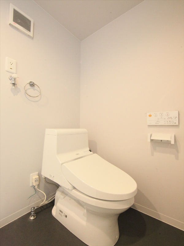 トイレ　ウォシュレット付