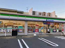 コンビニ　ファミリーマート 名西稲生店（コンビニ）まで290m