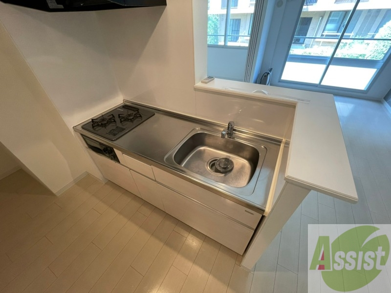 キッチン　システムキッチン完備で２口ついているので料理もできます！