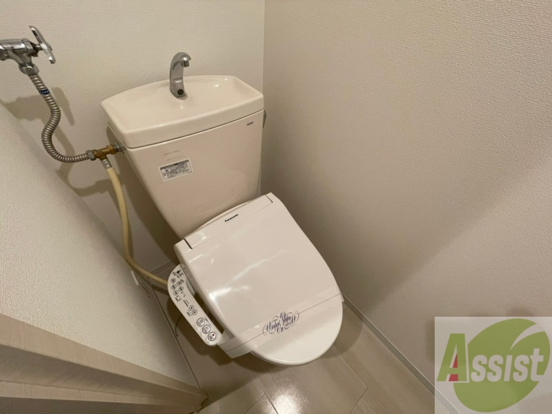 トイレ　ウォシュレット機能がついたトイレ。安心して使用できますね。