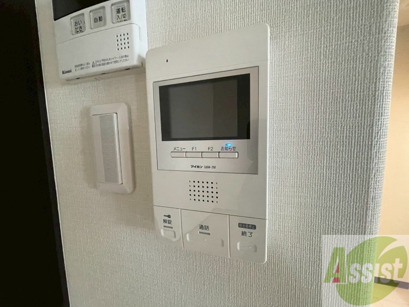 セキュリティ　ＴＶモニター付インターホンです。来客者の顔が見えるので安心！