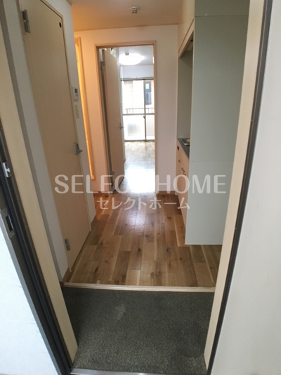 玄関　収納もある玄関です