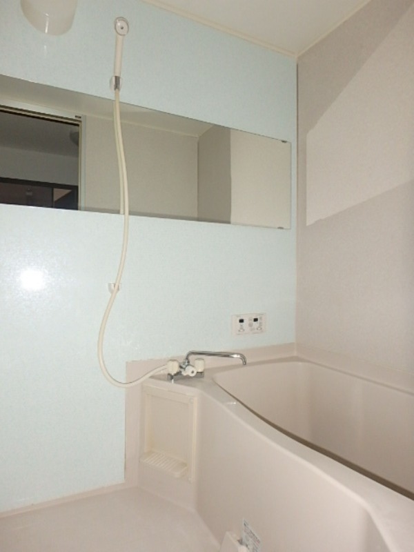 バス・シャワールーム　図面と現状に相違がある場合には現状を優先．．．