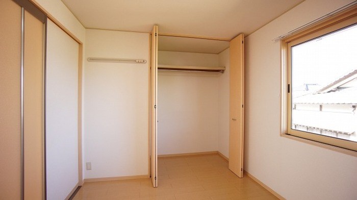 収納　※別室参考写真※　各洋室には収納スペースあります