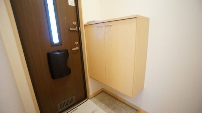 玄関　※別室参考写真※　カウンタータイプシューズボックスあります