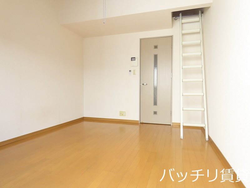 居室・リビング　別号室タイプの為、現状を優先致します。