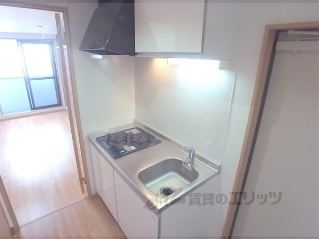 キッチン　※同シリーズの別物件写真となります。