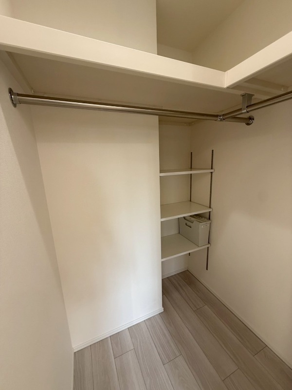 収納　広いウォークインクローゼット