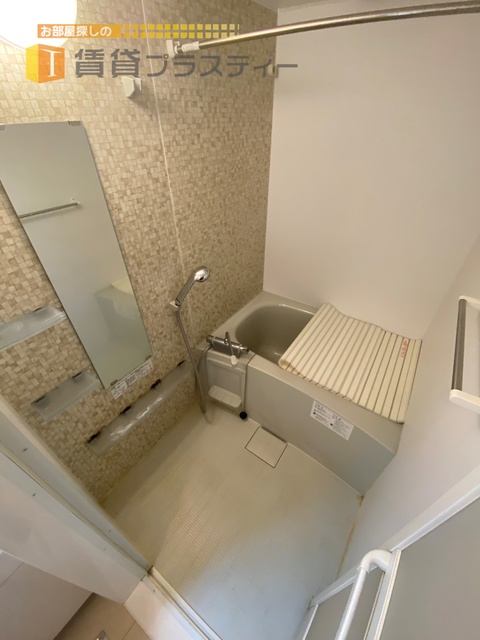 バス・シャワールーム　浴室乾燥機付き！