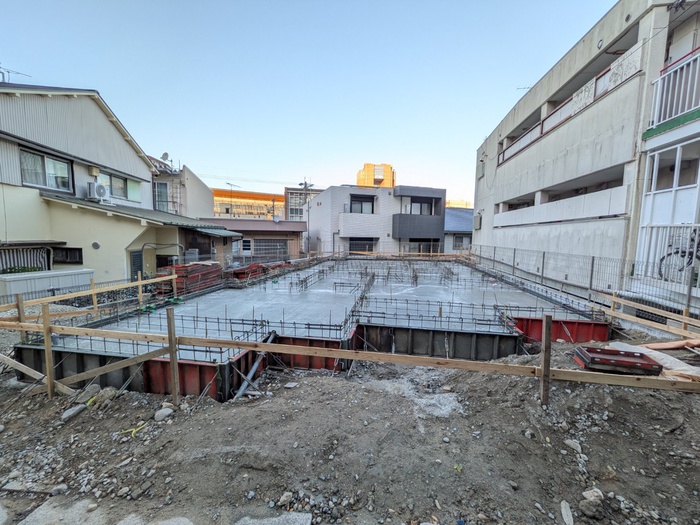 建物外観　建築中