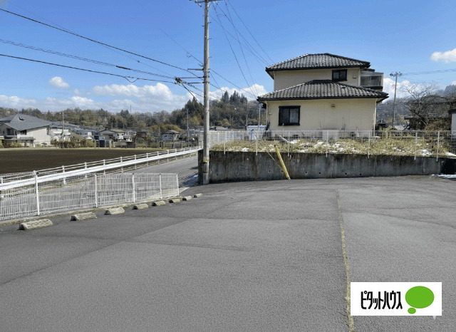 駐車場　写真は加工しています。